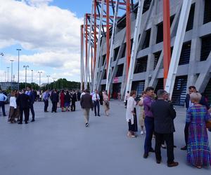 Kongres Świadków Jehowy Białystok 2024. Tłumy wiernych na Stadionie Miejskim