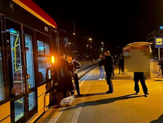 Motornicza uratowała życie młodemu człowiekowi. „Jedną nogą był już po drugiej stronie”