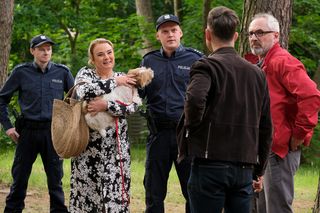 M jak miłość, odcinek 1823: Policja na Deszczowej pod nieobecność Zduńskich. Kamil z Anitą będą ratować Pawła i Frankę - ZDJĘCIA