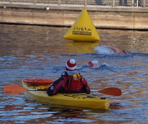 Wskoczyli do lodowatej Brdy! Za nami zawody FOCUS Ice Swimming Bydgoszcz Festival 2024