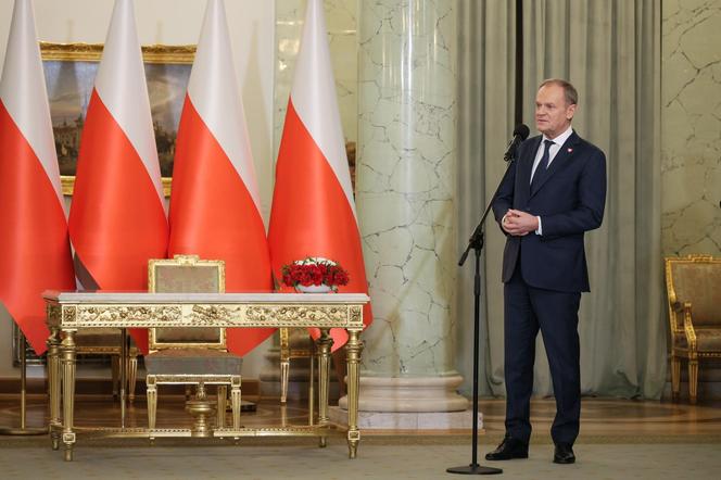 ZAPRZYSIĘŻENIE RZĄDU DONALDA TUSKA