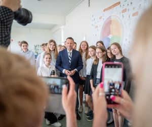 Rewolucja w warszawskich szkołach. Rafał Trzaskowski: Nowe strefy powstaną w każdej placówce