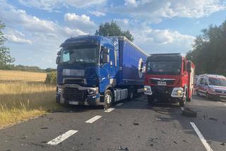 BMW zderzyło się czołowo z tirem w Myszęcinie