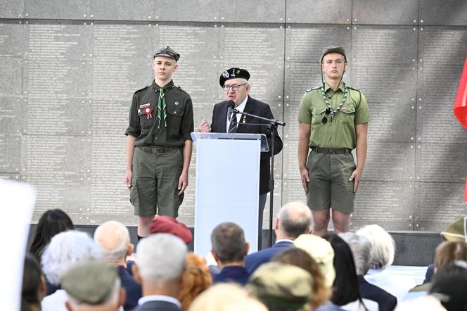 Prezydenci podziękowali Powstańcom Warszawskim. Spotkanie weteranów z  Andrzejem Dudą i Rafałem Trzaskowskim