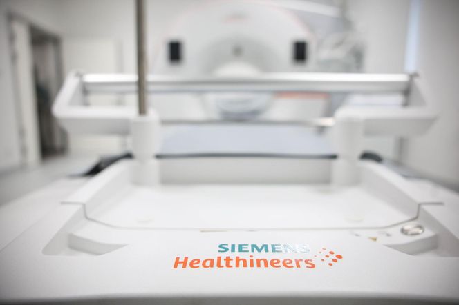 Nowoczesny tomograf w krakowskim szpitalu wojskowym. Sprzęt z funduszy KPO zaprezentował szef MON