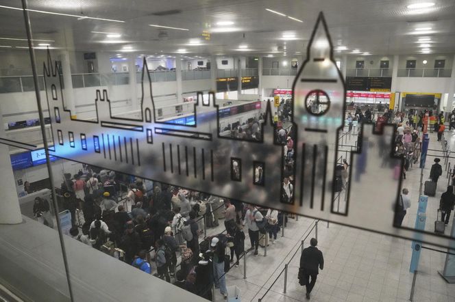 Katastrofa samolotu, który rozbił się w mieście Ahmadabad w północno-zachodnich Indiach w stanie Gudżarat