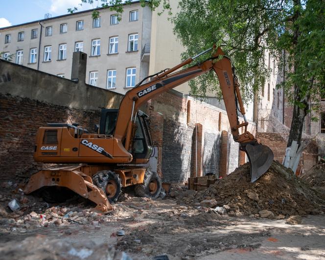 Kamienice przy Piotrkowskiej w Łodzi odzyskują dawny blask