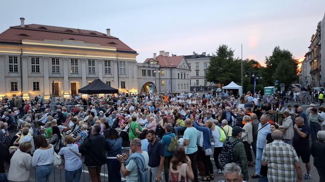 Największe przeboje z lat 70. i 80. rozbrzmiały w Kaliszu. Za nami Święto Rzeki Prosny
