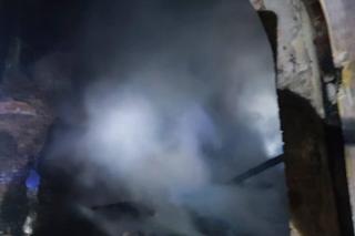 Pożar pałacu Stolbergów. Strażacy przez całą noc walczyli z ogniem 