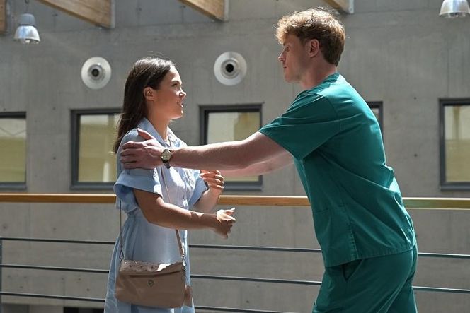 Pierwsza miłość, odcinek 4088: Julita (Dagmara Bryzek), Radek (Karol Biskup)