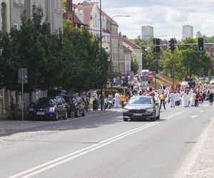 Boże Ciało 2025. Tysiące osób uczestniczyło w olsztyńskich procesjach