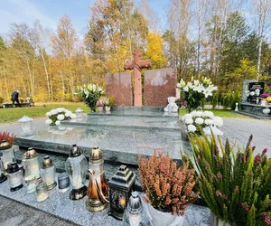 Odwiedziliśmy grób Krzysztofa Krawczyka i rozmawialiśmy z Ewą Krawczyk. Poruszające wspomnienia