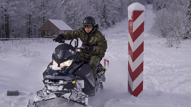 To nie jest miejsce dla mięczaków! Strażnicy graniczni przeszli EKSTREMALNE szkolenie w Bieszczadach! [ZDJĘCIA]