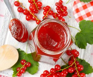 Żelfiksy do dżemów: co w nich jest? Czy są zdrowe? Skład żelfiksu