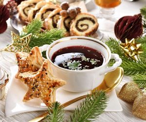 Ocet i sok z cytryny zamieniłam na te 2 nietypowe dodatki. Dzięki nim barszcz czerwony ma piękny kolor 