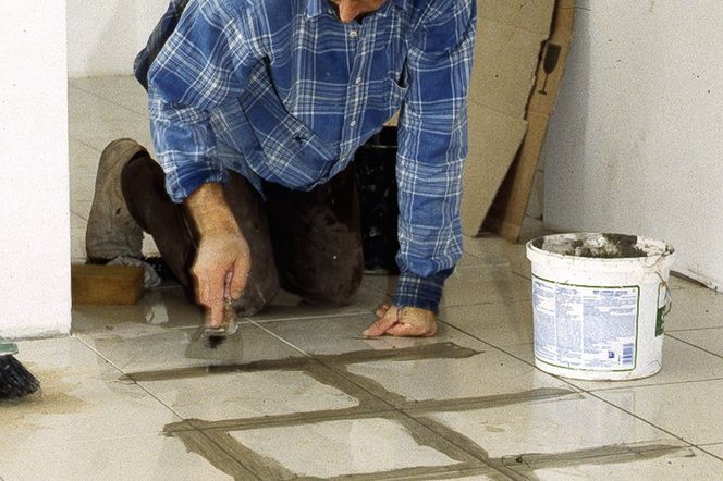Fugowanie płytek ceramicznych
