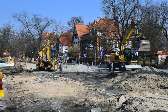 Spore zmiany na Alei Ossolińskich w Bydgoszczy. Będzie ścieżka rowerowa