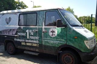 By skutecznie pomagać biednym potrzebują dostawczego auta [AUDIO]
