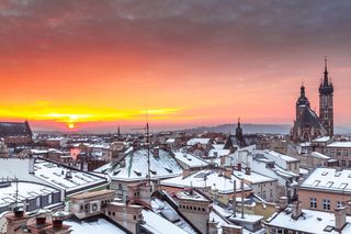Kiedy spadnie pierwszy śnieg? IMGW ostrzega. Zima 2025 może uderzyć w odporność i samopoczucie