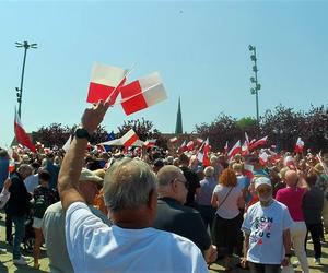 Manifestacja 4 czerwca na placu Solidarności w Szczecinie