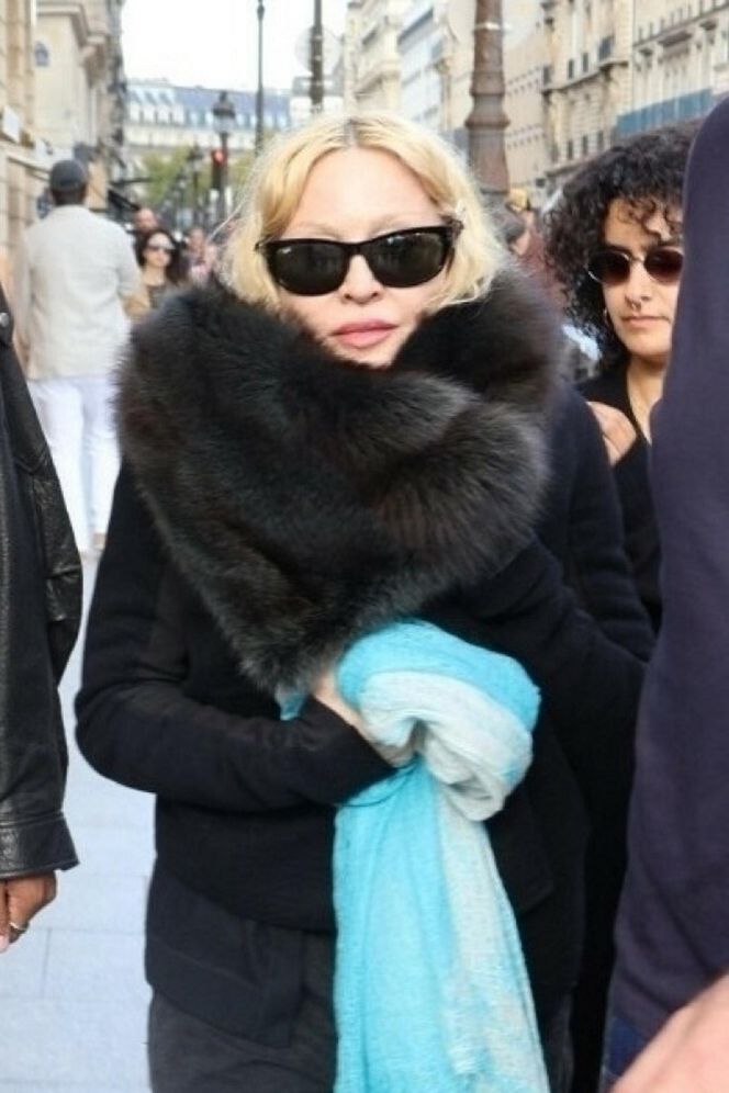 Madonna wybiegła z hotelu! Jej strój zaszokował fanów