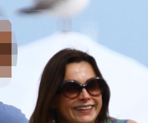 Renata Dancewicz kurzy na plaży