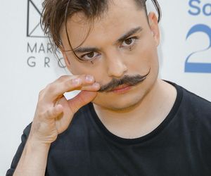 Wiktor Dyduła zgolił wąsa!