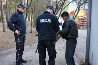 Toruń. Zrobił to, bo nie miał na wódkę! Spektakularny koniec roku 33-latka