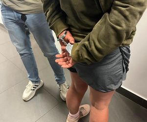 Przyjechali do Łomży kraść. Kobieta uciekła cukierni i zamknęła się w toalecie
