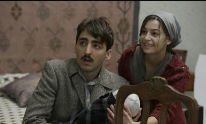 Czas honoru 7 sezon. Lena (Agnieszka Więdłocha), Romek Sajkowski (Piotr Żurawski)