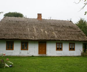 Ta wieś swoją nazwę zawdzięcza znanemu pisarzowi. To tu tworzył swoje największe dzieło