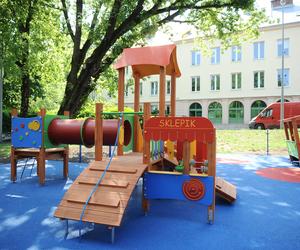 Najlepszy plac zabaw w Warszawie. Tam dzieci mogą bawić się godzinami. Czekamy na Wasze zgłoszenia 