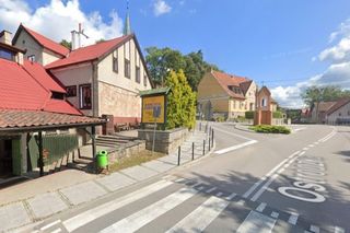 Do tej wsi w woj. warmińsko-mazurskim zjeżdżają tłumy. Nie dla atrakcji turystycznych 