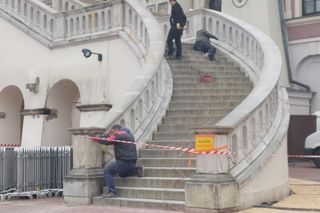 Ruszył remont ratuszowych schodów.  Może potrwać do połowy wakacji