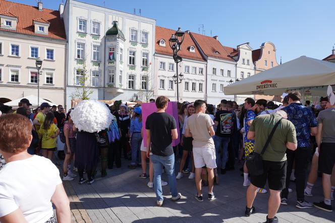 Igry 2024. Barwny korowód studentów przeszedł ulicami Gliwic