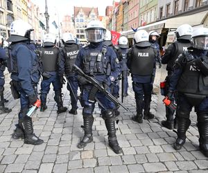 Kibice Chelsea i Real Betis zdewastowali rynek we Wrocławiu