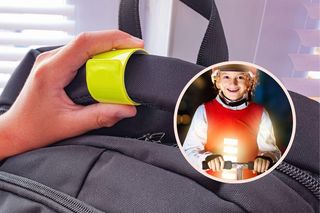 Tradycyjne odblaski dla dziecka to już za mało. Mogą nawet oszukiwać systemy w nowych autach