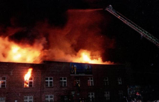 7 osób zginęło, 300 osób zostało rannych. Dzisiaj mijają 22 lata od tragedii w hali Stoczni Gdańskiej