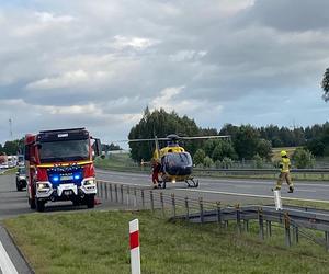 Są ranni po wypadku z udziałem autokaru. Droga zablokowana, poważne utrudnienia