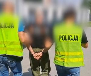 Ruszył z szablą na policjantów! Miał też granaty