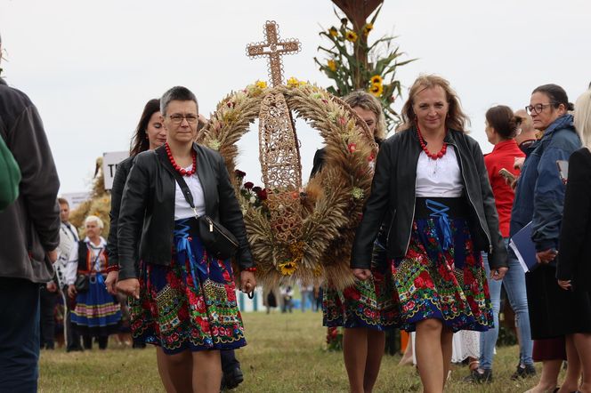 Korowód dożynkowy na dożynkach wojewódzkich 2025 w Świdniku