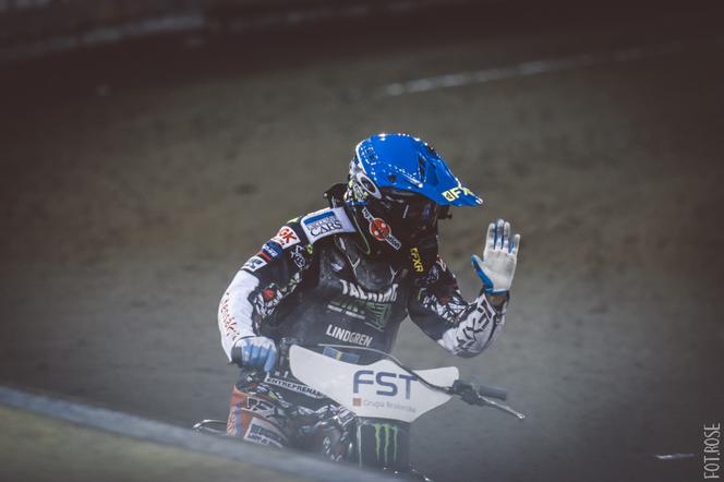Bartosz Zmarzlik obronił tytuł mistrza świata na Motoarenie. Zdjęcia z toru i trybun