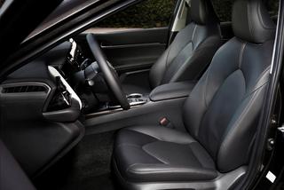 Hybrydowa Toyota Camry 2019