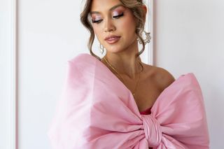 Ten motyw rządzi w letnich, kobiecych stylizacjach. Francuzki noszą go od dawna 