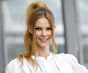 Małgorzata Tomaszewska wypoczywa nad morzem. Pokazała swojego partnera. Takie kadry to rzadkość