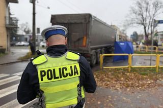 Tragedia na skrzyżowaniu. Piesza zginęła pod kołami ciężarówki. Poważne utrudnienia