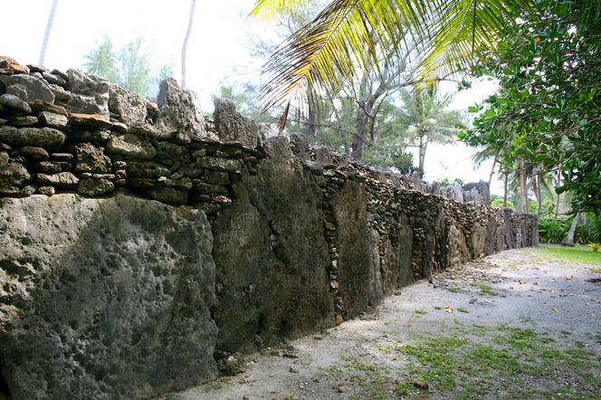 Kamienne Marae Manunu na Huahine 1