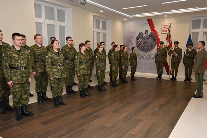 Warmińsko-mazurskie: Mamy 20 nowych strażników granicznych. Złożyli uroczyste ślubowanie [ZDJĘCIA]