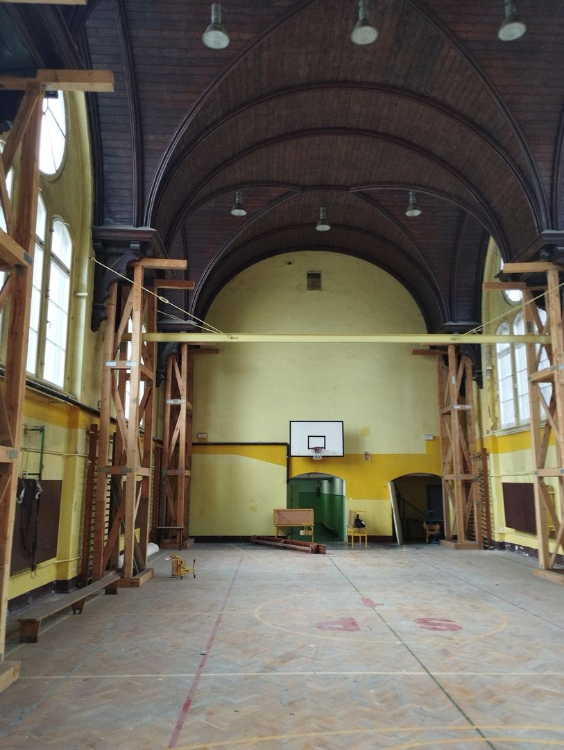 SP nr.1 w Szczecinie - sala gimnastyczna przed renowacją
