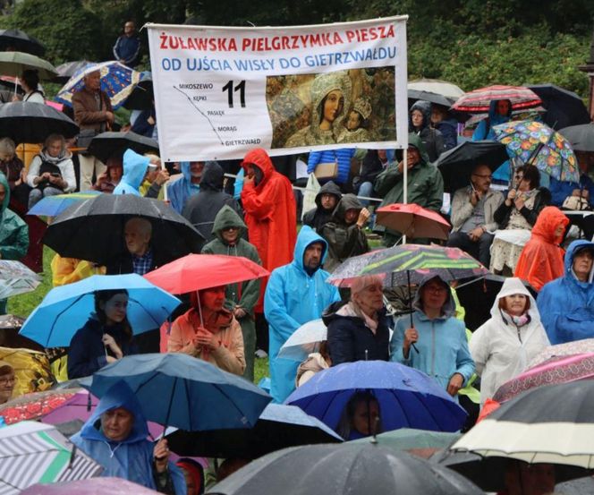 Odpust w Gietrzwałdzie. Do słynącej z Objawień Maryjnych miejscowości przyjechały tłumy